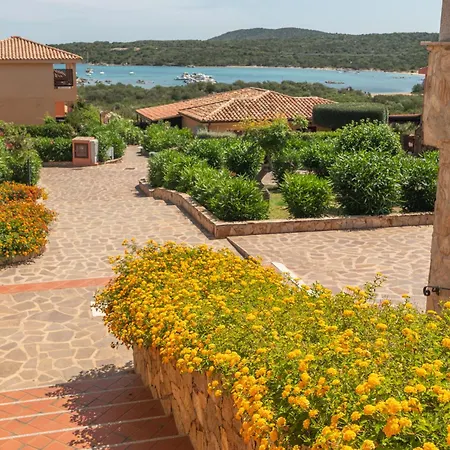 Appartement Csa - 15- Baia De Bahas By Interhome